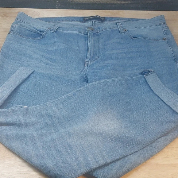 Express Girlfriend Jeans Light wash distressed knees stretch classic Size 12 - Picture 2 of 6
